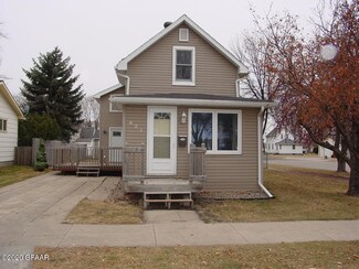 821 2nd Ave NE, East Grand Forks, MN 56721