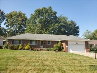 642 Meadowlane Dr, Cleveland, OH 44143