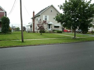 41 S Vernon St, Middleport, NY 14105