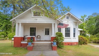 304 NW Railroad St, Robersonville, NC 27871