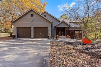 15617 Oakmont Dr, Kearney, MO 64060