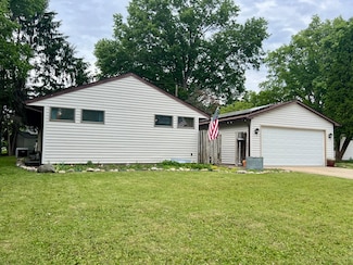 808 E Burkwood Dr, Urbana, IL 61801