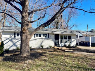569 Joshua Dr, Saint Louis, MO 63126