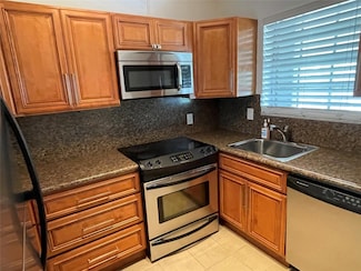 2050 NE 39th St Unit N312, Lighthouse Point, FL 33064