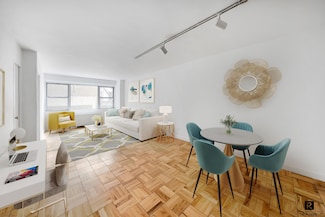 330 E 49th St Unit 2A, New York, NY 10017
