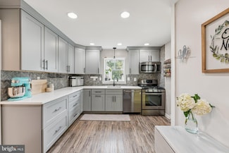 7004 Lee Park Ct, Falls Church, VA 22042