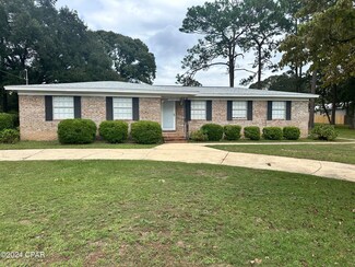 5849 Reinke Dr, Crestview, FL 32539