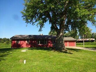 2824 N Goeke Rd, Pecatonica, IL 61063
