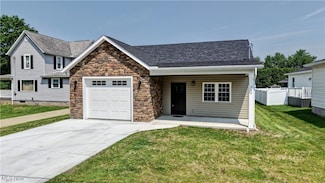 229 E 17th St E, Dover, OH 44622
