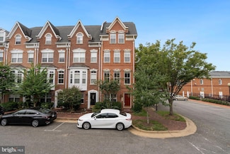 211 Medlock Ln, Alexandria, VA 22304