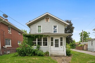 313 Avon St, Aurora, IL 60505
