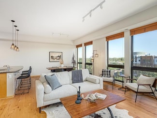 4730 Park Commons Dr Unit 403, Saint Louis Park, MN 55416