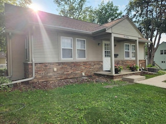120 Hillside Ave, Waterloo, IA 50701