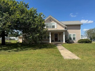412 Osterloh St, Nordheim, TX 78141