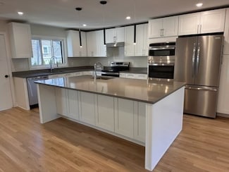 46 Woodcliff Rd, Chestnut Hill, MA 02467