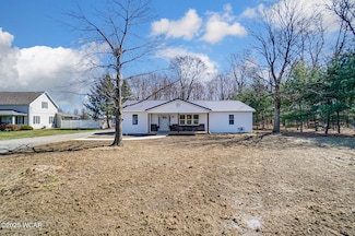 4144 Kemp Rd N, Lima, OH 45807