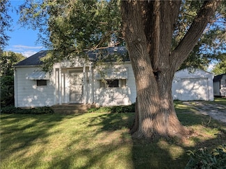 120 8th St Unit 1, Illiopolis, IL 62539