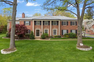 84 Lake Forest Dr, Saint Louis, MO 63117
