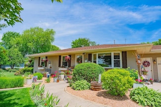 4552 Vilas Rd, Madison, WI 53718