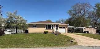 1204 S Pacific St, Cape Girardeau, MO 63703