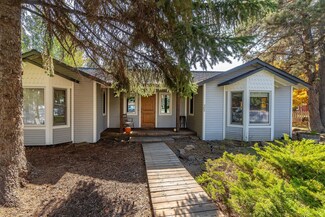 305 W Washington Ave, Sisters, OR 97759