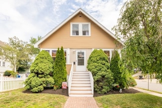 19 Northdale Rd, West Roxbury, MA 02132