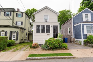 18 Almy St, Newport, RI 02840