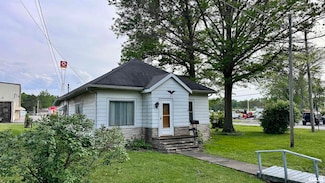1306 W Saint Louis St, West Frankfort, IL 62896