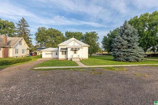 923 Driftwood St, Correctionville, IA 51016