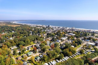 34 School St, Old Orchard Beach, ME 04064