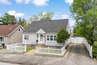 552 Dix St, Manchester, NH 03103