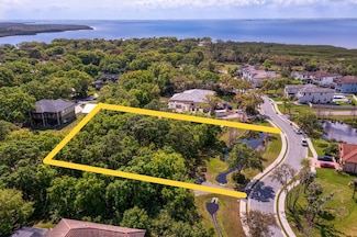 7849 Marsh Pointe Dr, Tampa, FL 33635