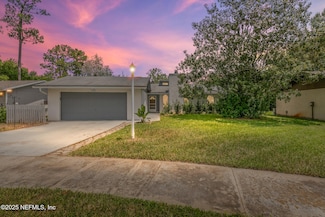 11539 Lake Ride Dr, Jacksonville, FL 32223