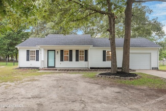 201 Bannermans Mill Rd, Richlands, NC 28574