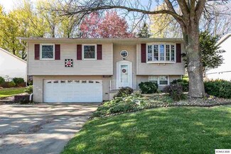 1929 Clifford St, Dubuque, IA 52002