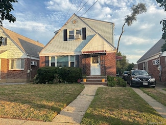 34 Meyer Ave, Valley Stream, NY 11580