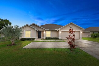 1673 SE Airoso Blvd, Port Saint Lucie, FL 34984