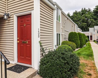 138 Nassau Dr, Springfield, MA 01129