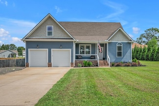1123 Johnson St, Burns, TN 37029