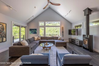 1345 N West St, Wilson, WY 83014