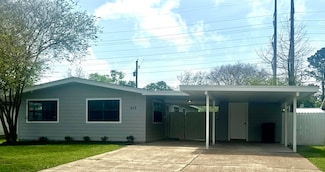 612 S 15th St, Nederland, TX 77627