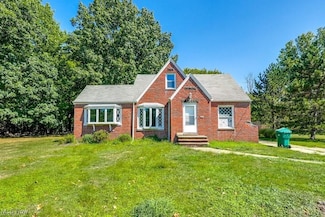 145 Richmond Rd, Cleveland, OH 44143