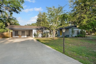 1909 NW 36th Dr, Gainesville, FL 32605
