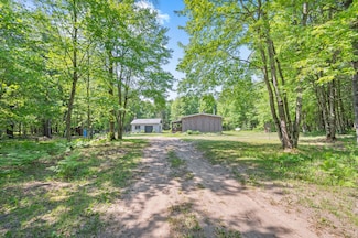 283 W 16th St, Baldwin, MI 49304
