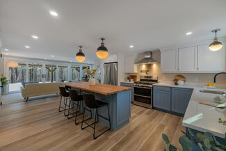 259 Pine Hill Rd, Cape Neddick, ME 03902