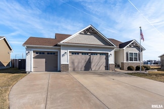 1716 E 58th St, Davenport, IA 52807