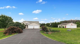 15758 Red Oak Ridge Dr, Little Falls, MN 56345