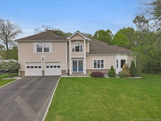 114 Boulder Dr, Rocky Hill, CT 06067