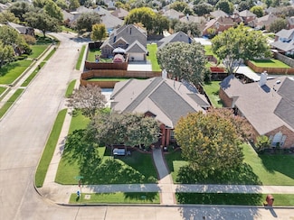2806 Chinkapin Ln, Rowlett, TX 75089