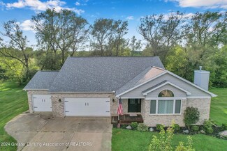 6180 Lakeview Cir, Windsor Charter Township, MI 48821